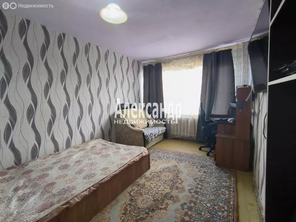 3-комнатная квартира: Коммунар, Гатчинская улица, 18А (61.1 м) - Фото 0