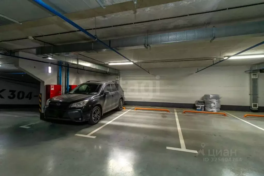 Гараж в Тюменская область, Тюмень ул. Тимофея Чаркова, 81с1 (14 м) - Фото 1