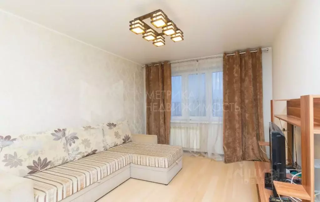 3-к кв. Тюменская область, Тюмень ул. Стартовая, 5 (65.0 м) - Фото 0