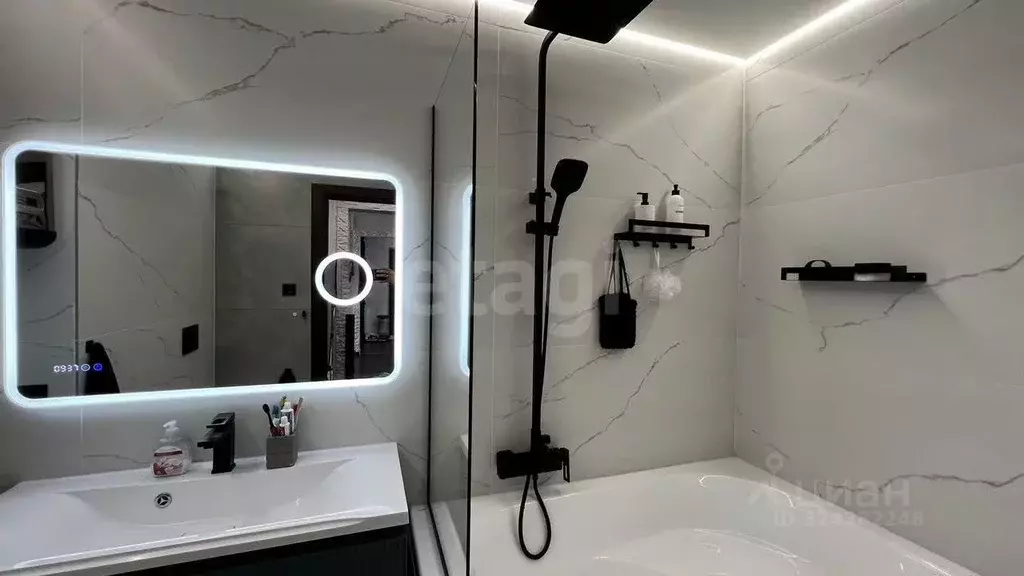 3-к кв. Красноярский край, Красноярск ул. Авиаторов, 40 (90.0 м) - Фото 1