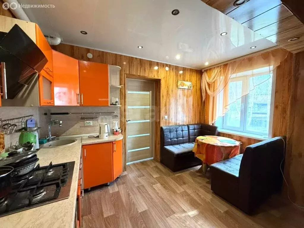 3-комнатная квартира: Красавино, Коммунальная улица, 10 (58.9 м) - Фото 0