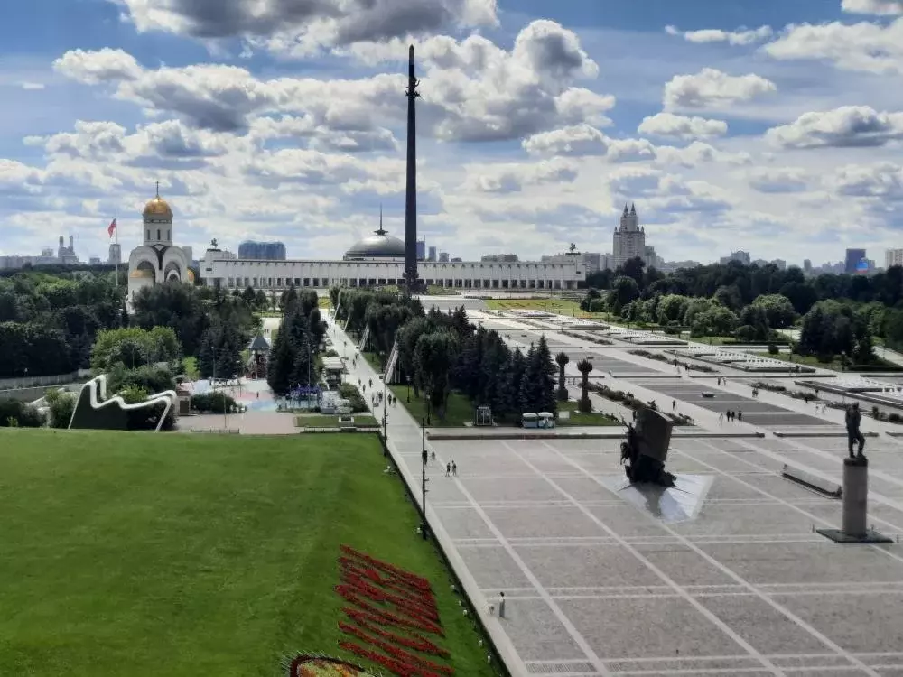 Продается 4-комнатная квартира - Фото 1