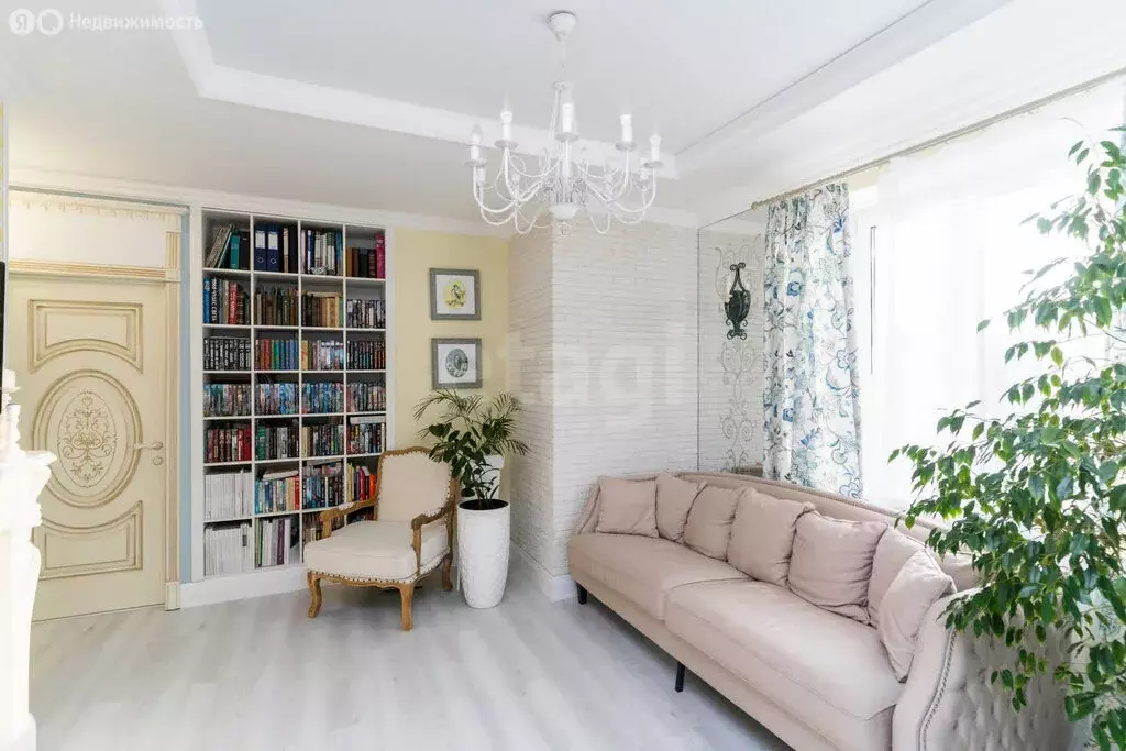 3-комнатная квартира: Тюмень, улица Пермякова, 75 (63.8 м) - Фото 1