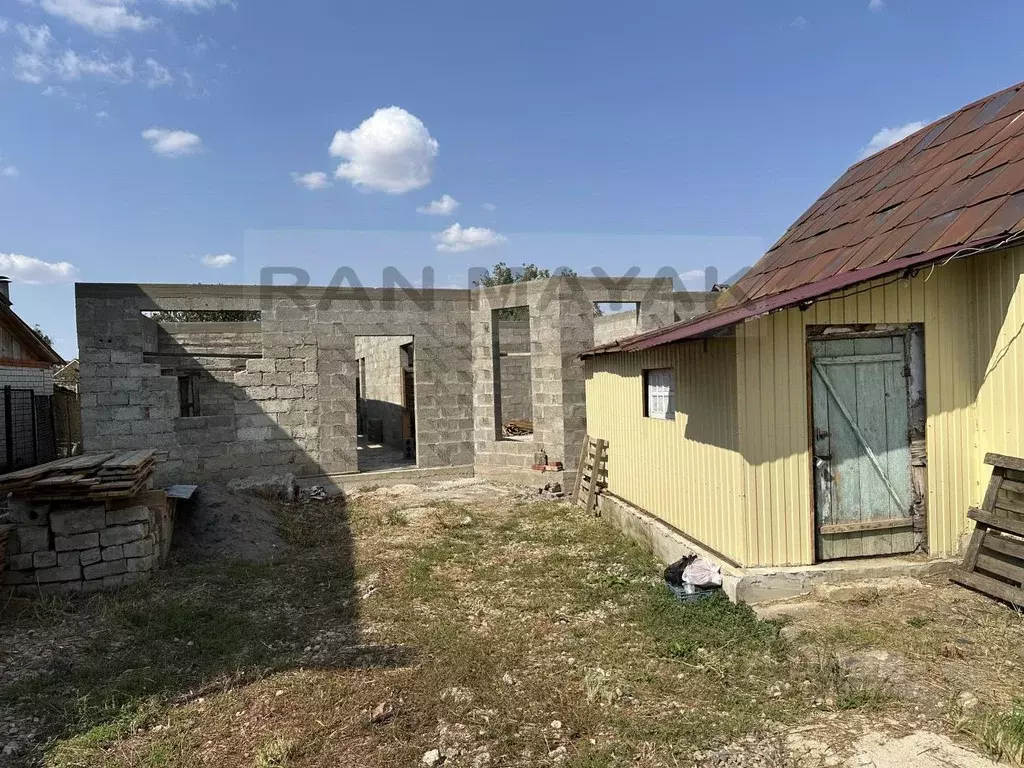 Дом в Адыгея, Майкопский район, Победенское с/пос, пос. Удобный ул. ... - Фото 1