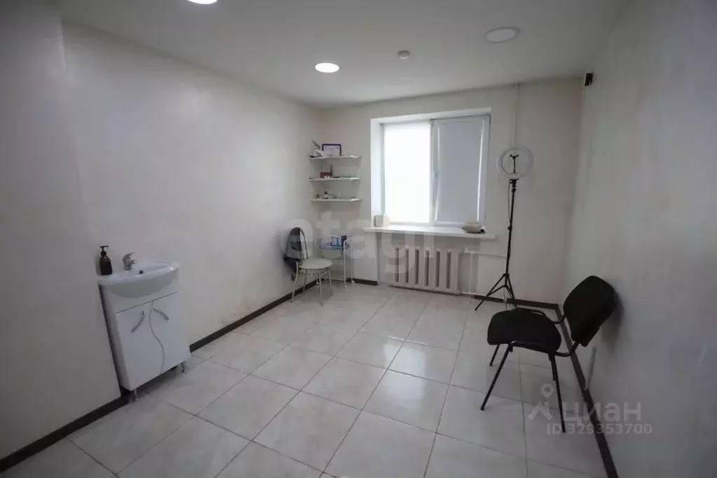 Офис в Татарстан, Альметьевск ул. 8 Марта, 17 (90 м) - Фото 1