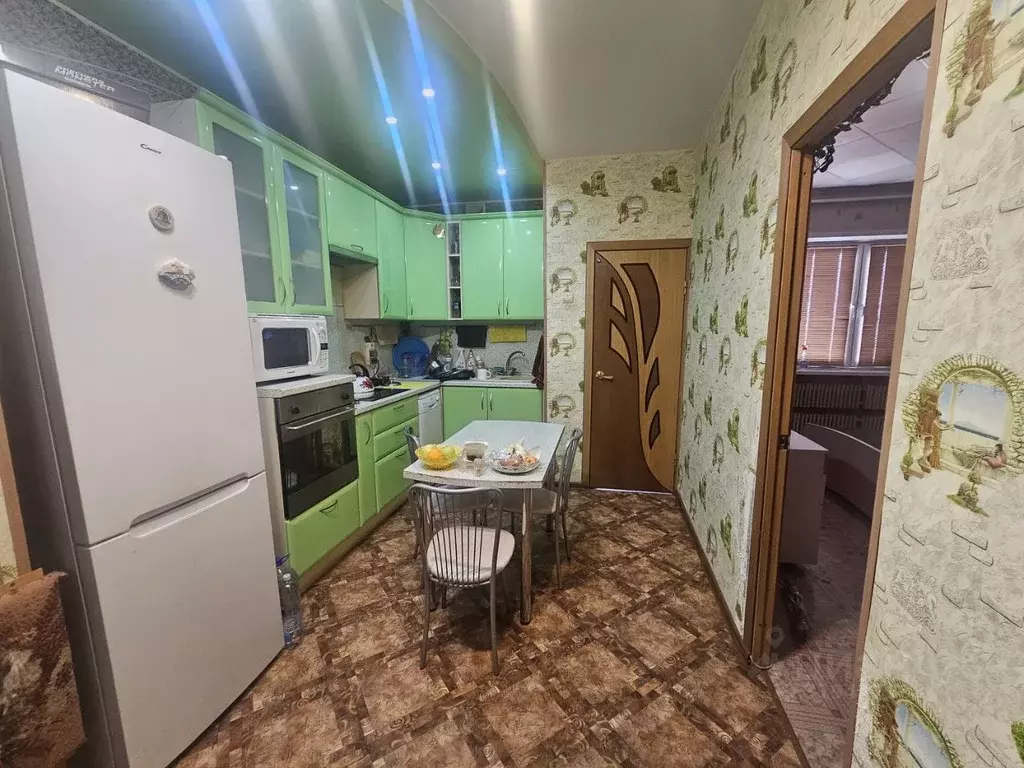 2-к кв. Астраханская область, Астрахань ул. Баумана, 11к1 (65.0 м) - Фото 0