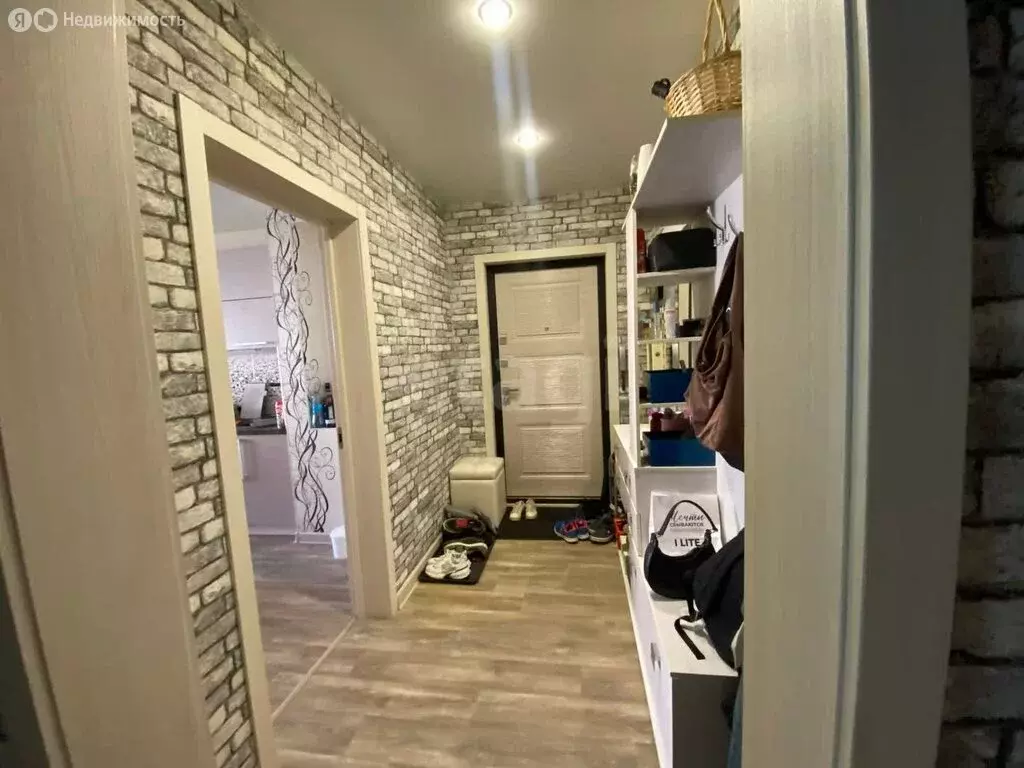 2-комнатная квартира: Саратов, улица имени И.С. Левина, 9 (64.08 м) - Фото 1