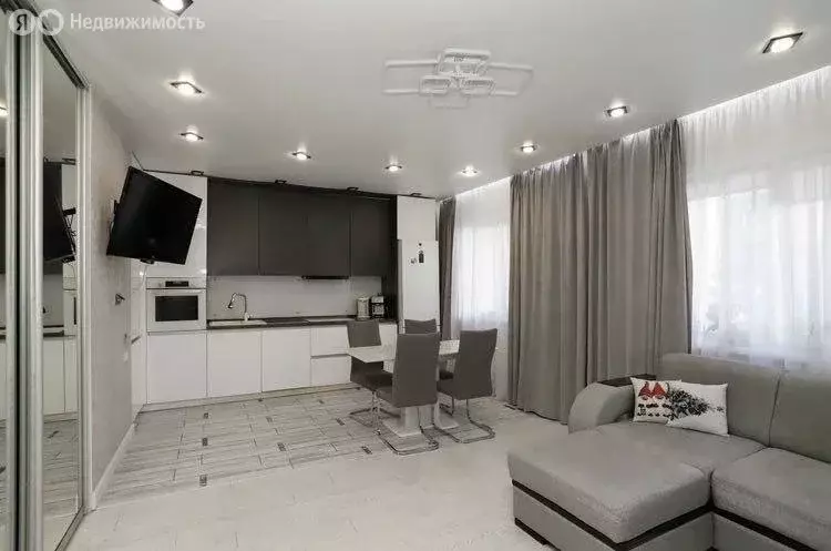 3-комнатная квартира: Иркутск, улица Пискунова, 131/1 (76.4 м) - Фото 0