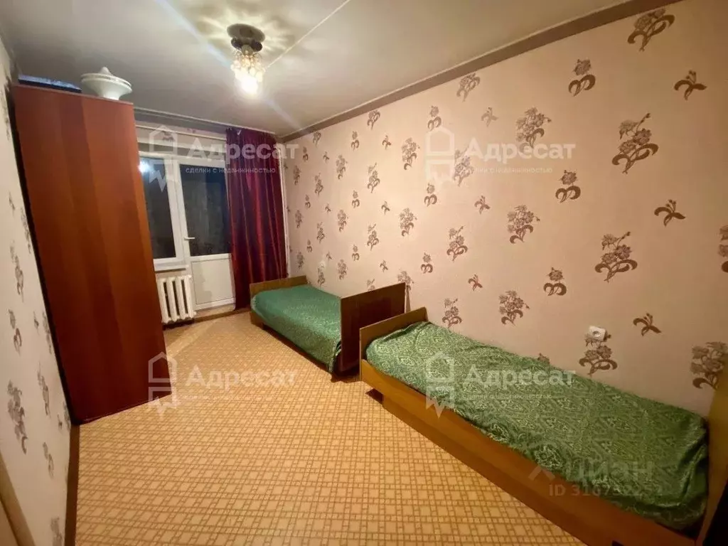 2-к кв. Волгоградская область, Волгоград ул. Панферова, 8 (52.0 м) - Фото 0