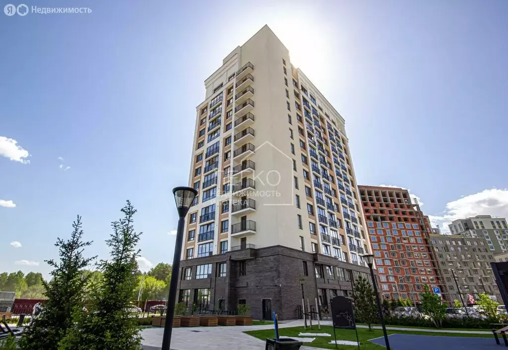 3-комнатная квартира: Новосибирск, улица Аэропорт, 1 (68 м) - Фото 0