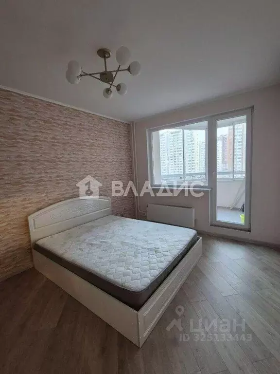 3-к кв. Москва просп. Защитников Москвы, 12 (79.0 м) - Фото 1