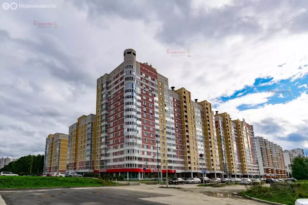3-комнатная квартира: Екатеринбург, улица Анатолия Мехренцева, 1 (92 ... - Фото 1