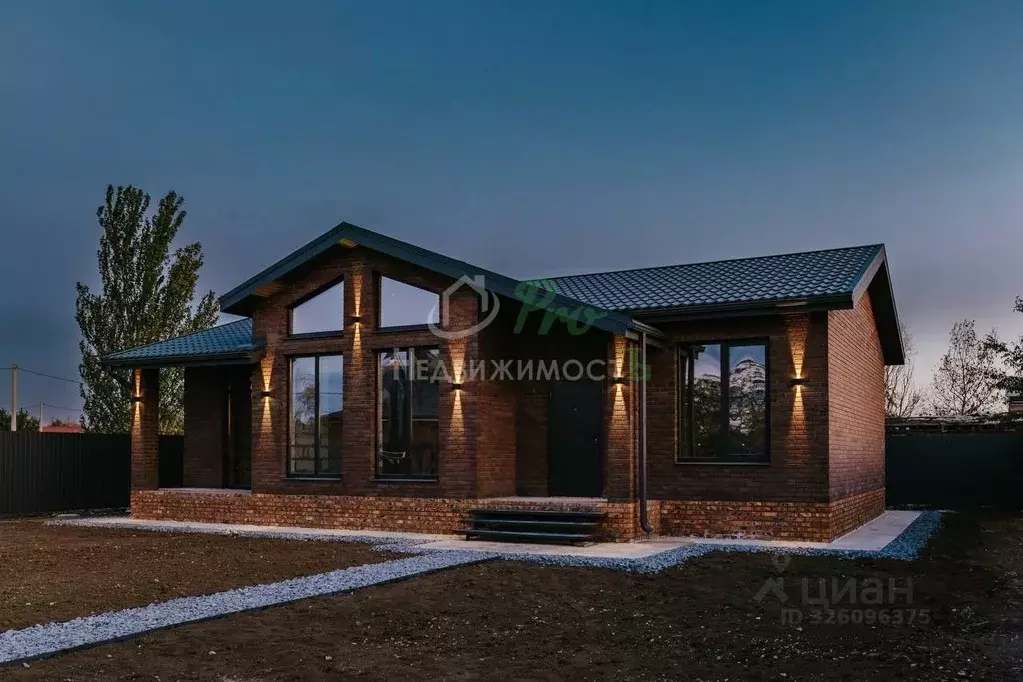 Дом в Краснодарский край, Ейское городское поселение, пос. Морской ул. ... - Фото 1