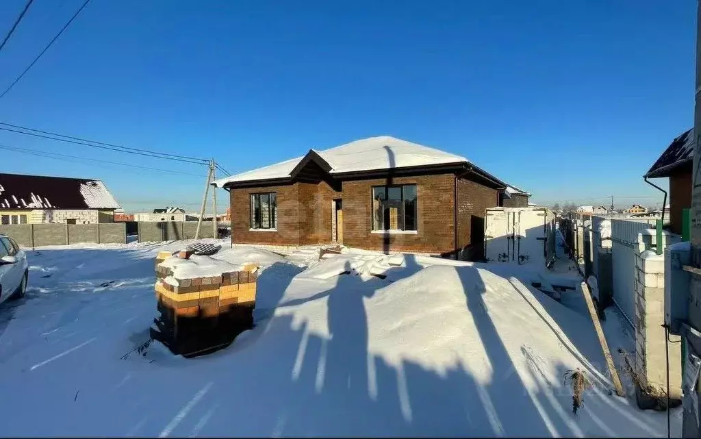 Дом в Брянская область, Брянский район, Отрадненское с/пос, с. ... - Фото 1