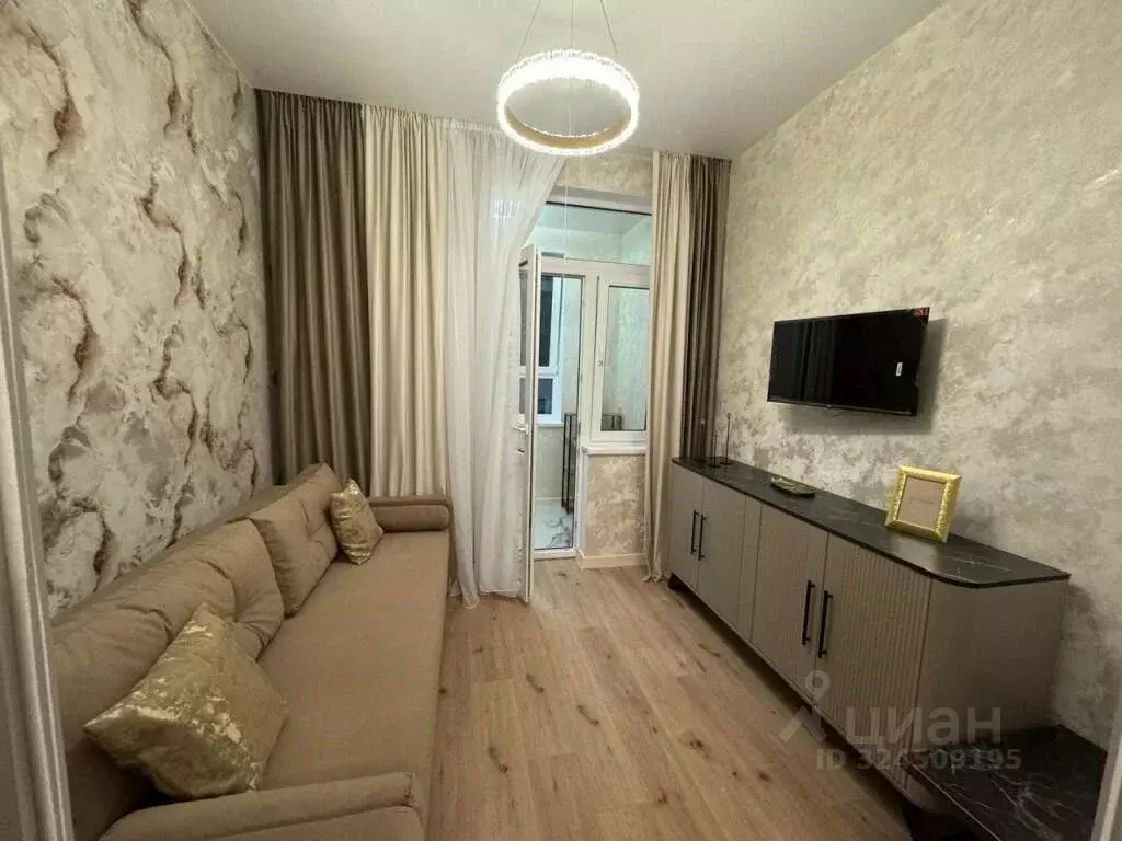 2-к кв. Крым, Симферополь просп. Александра Суворова, 97 (43.1 м) - Фото 1