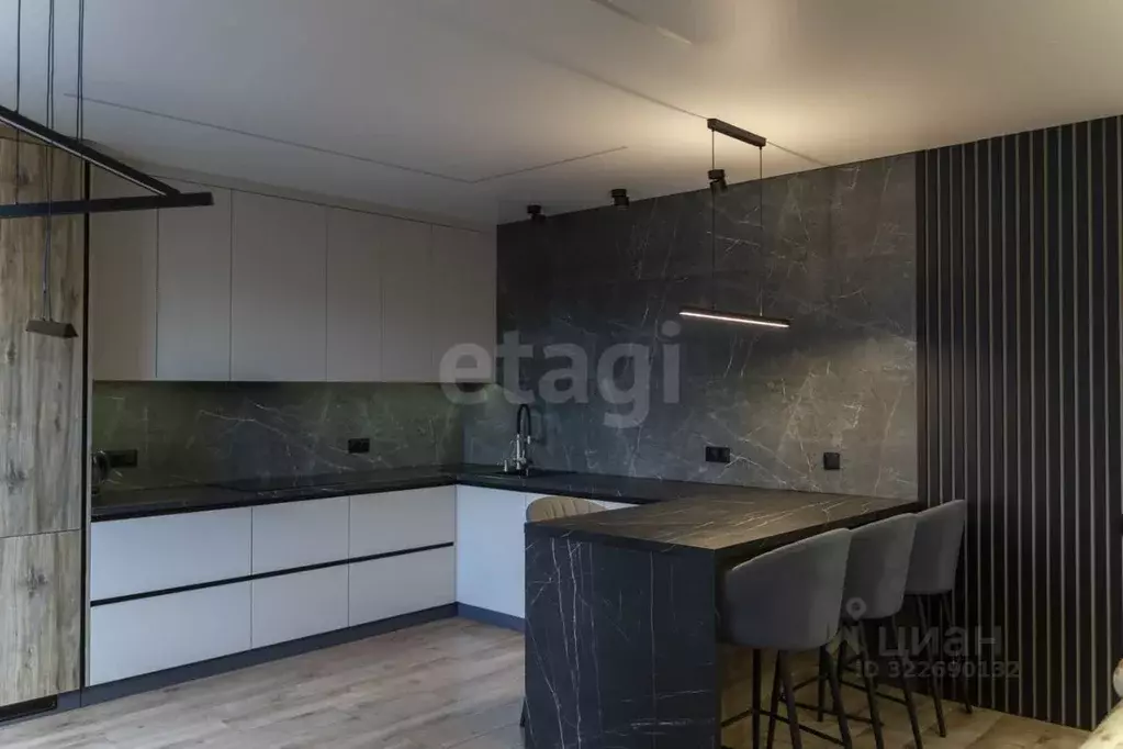 3-к кв. Тюменская область, Тюмень ул. Тимофея Кармацкого, 9 (102.8 м) - Фото 1