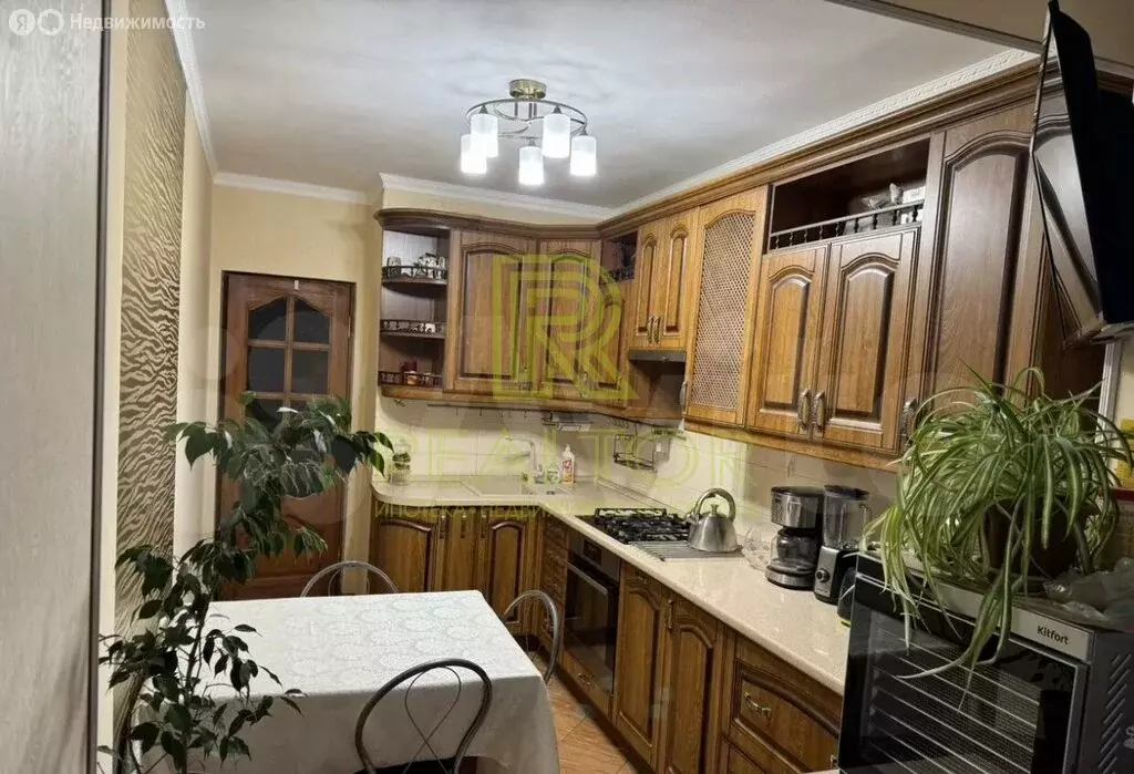 2-комнатная квартира: Шахты, улица Артёма, 31 (50 м) - Фото 1