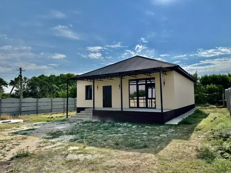 Дом в Крым, Симферопольский район, Трудовское с/пос, с. Денисовка ул. ... - Фото 1