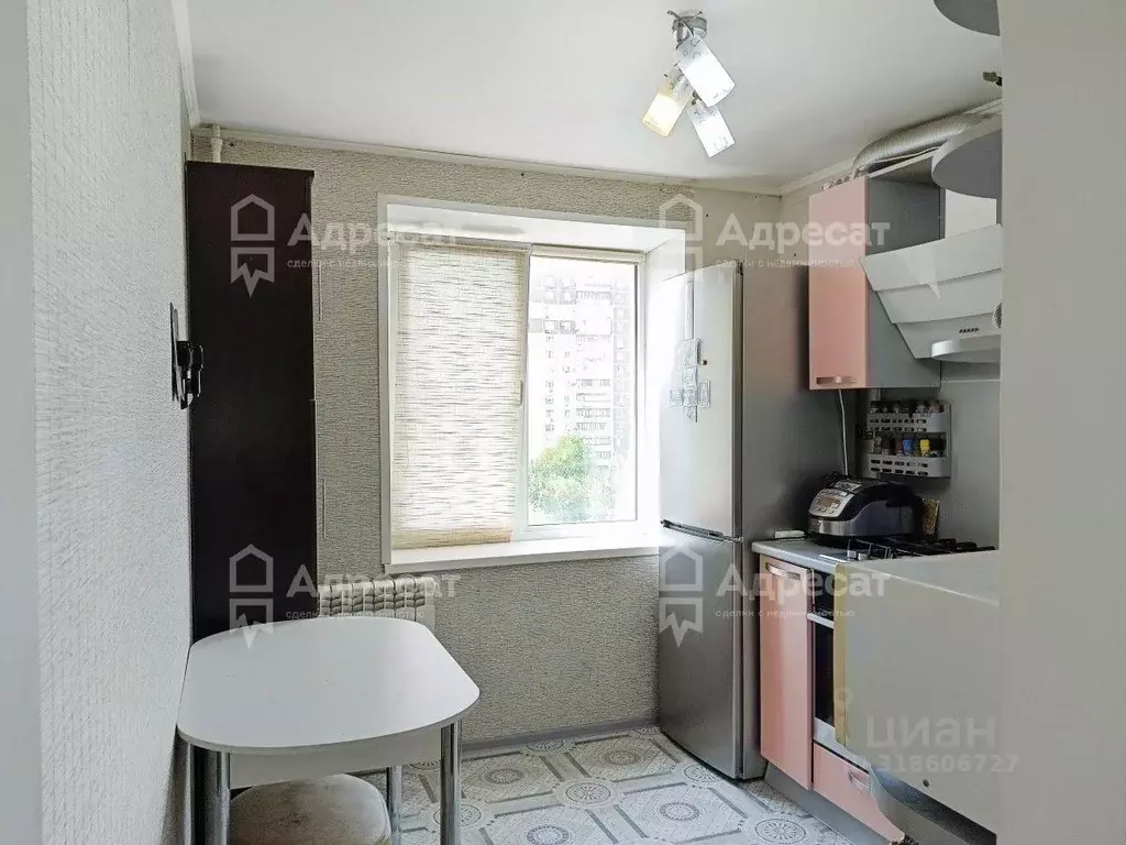 2-к кв. Волгоградская область, Волгоград ул. Хользунова, 32 (40.8 м) - Фото 0