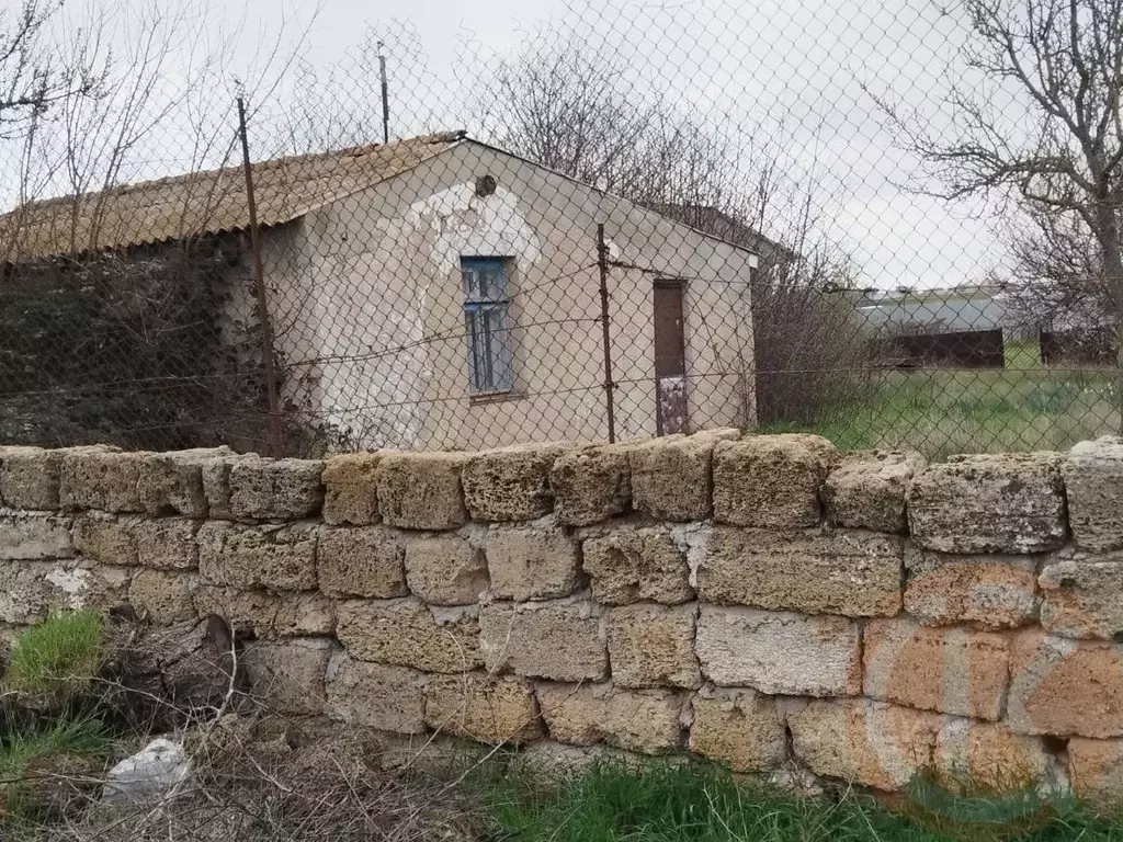 Участок в Крым, Сакский район, Суворовское с/пос, с. Лиманное ул. ... - Фото 1