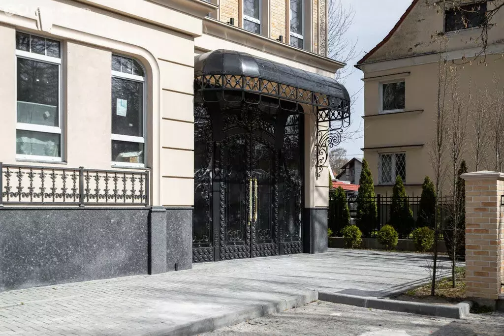 2-комнатная квартира: Калининград, улица Энгельса, 18 (141 м) - Фото 1