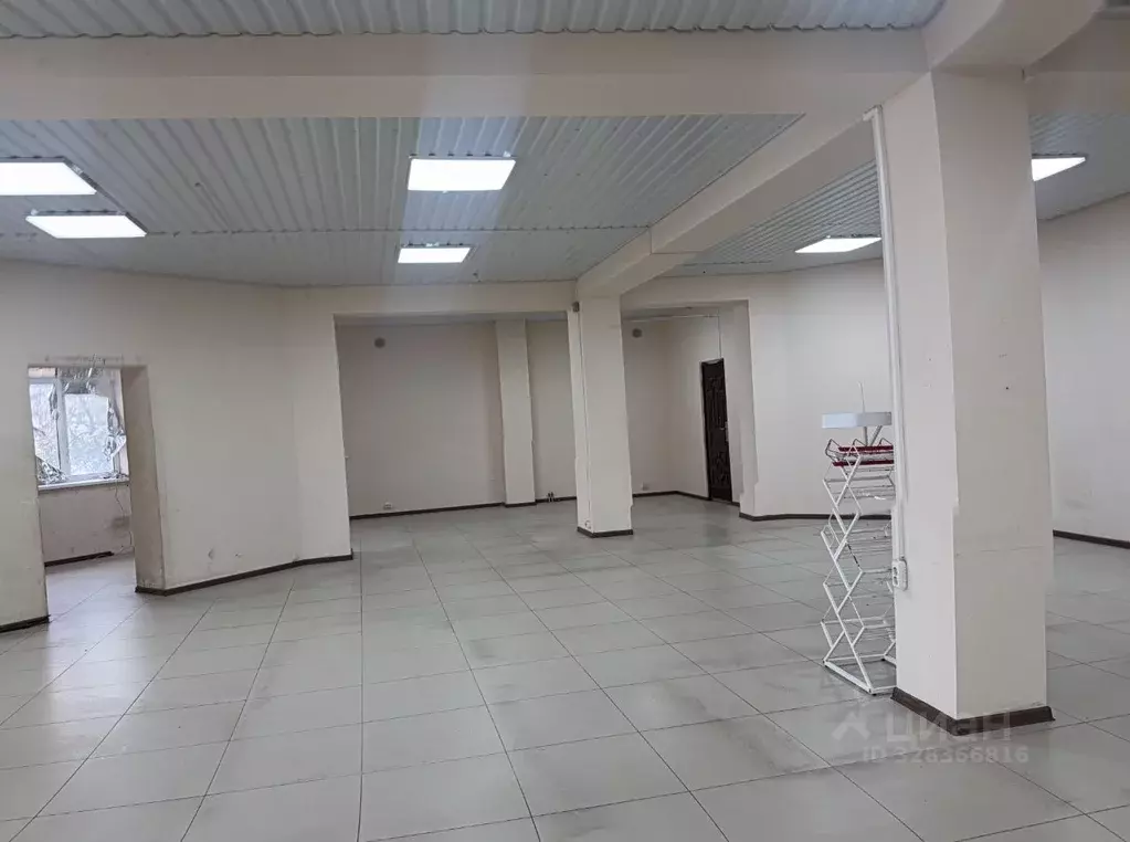 Торговая площадь в Крым, Феодосия ул. Чкалова, 139А (220 м) - Фото 1