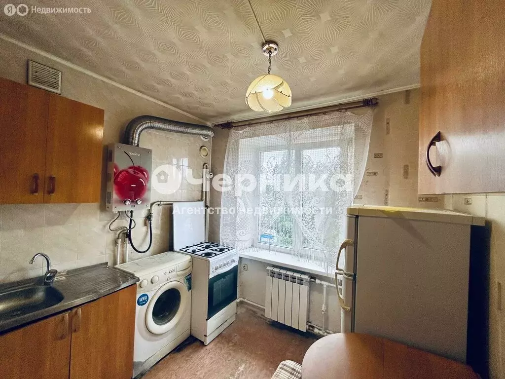 2-комнатная квартира: Каменск-Шахтинский, улица Ворошилова, 21 (45 м) - Фото 1