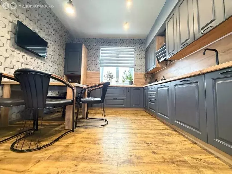 Дом в Бузулук, Спортивная улица (150 м) - Фото 1