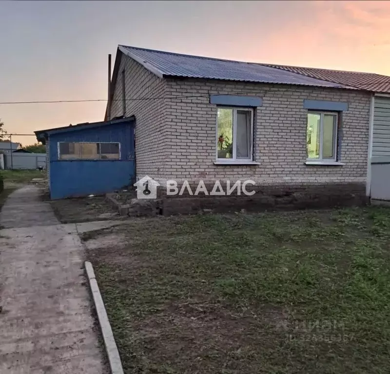 Дом в Пензенская область, Башмаковский район, с. Митрофаново ул. ... - Фото 1