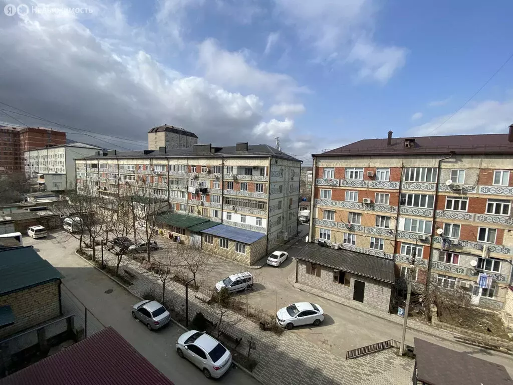 4-комнатная квартира: Дербент, улица 345-й Дагестанской Стрелковой ... - Фото 0