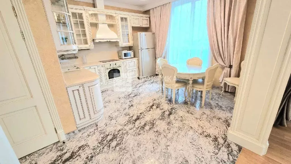 Продается 3-комнатная квартира - Фото 1