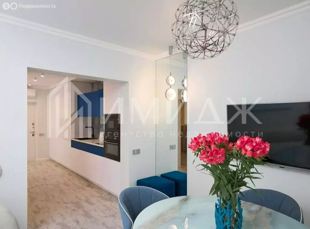 2-комнатная квартира: Сочи, улица Ленина, 298Бк6 (58 м) - Фото 0