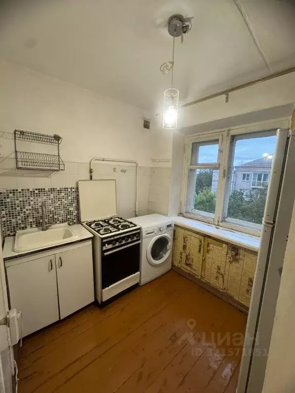 2-к кв. Ярославская область, Рыбинск просп. Ленина, 185 (44.5 м) - Фото 0