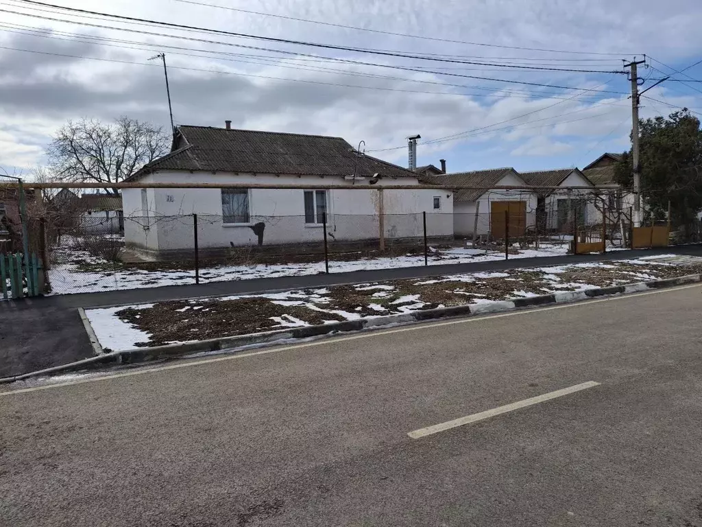 Дом в Крым, Сакский район, с. Фрунзе ул. Гагарина, 71 (90 м) - Фото 1