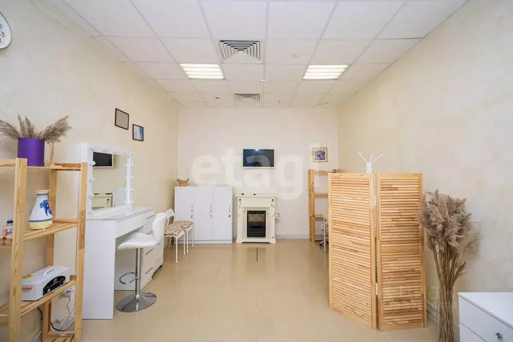 Помещение свободного назначения в Тюменская область, Тюмень ул. ... - Фото 1