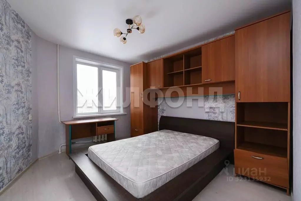 Комната Новосибирская область, Новосибирск ул. Толбухина, 25 (30.5 м) - Фото 0