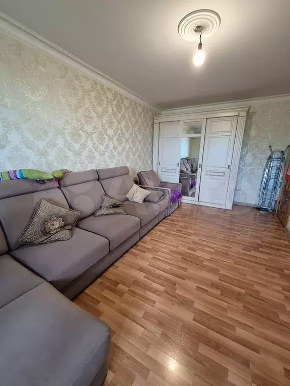 1-к. квартира, 52 м, 3/5 эт. - Фото 1