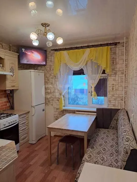 2-к кв. Ямало-Ненецкий АО, Новый Уренгой Дружба мкр, 4/2 (54.0 м) - Фото 1