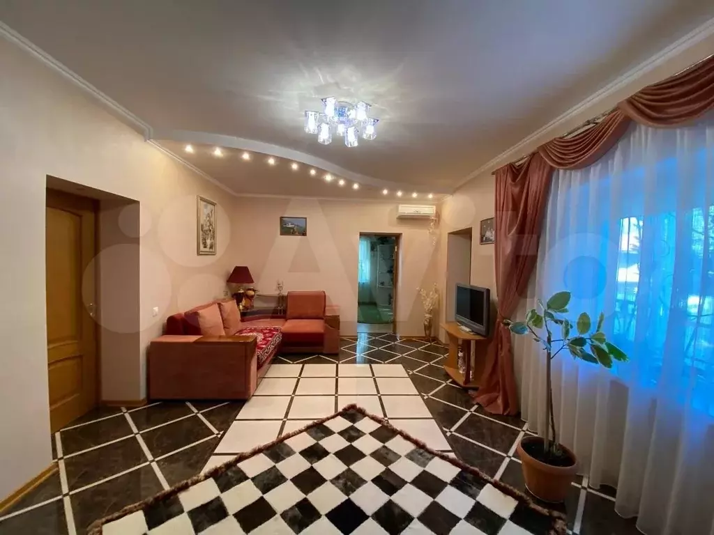 Дом 560 м на участке 8,3 сот. - Фото 0