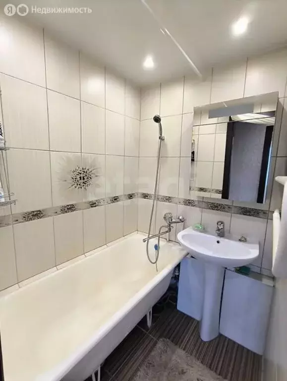 2-комнатная квартира: Красноярск, Семафорная улица, 185 (45.9 м) - Фото 0