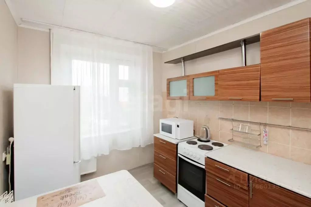 4-к кв. Тюменская область, Тюмень ул. Мельникайте, 135 (80.9 м) - Фото 1