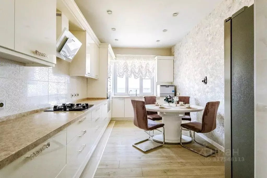 3-к кв. Чувашия, Чебоксары пл. Речников, 7 (96.9 м) - Фото 0