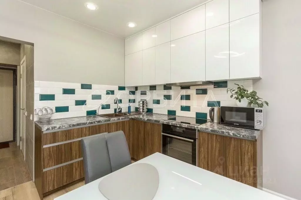 1-к кв. Тюменская область, Тюмень Комбинатская ул., 54к2 (44.9 м) - Фото 1