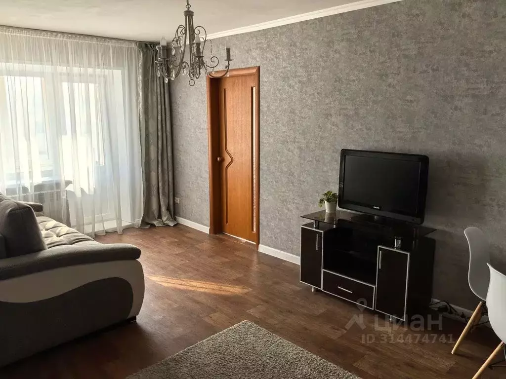 2-к кв. Ульяновская область, Ульяновск ул. Гагарина, 1 (50.0 м) - Фото 1