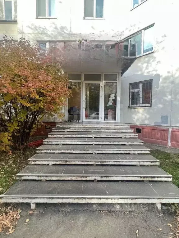 Торговая площадь в Пермский край, Пермь Нейвинская ул., 1 (51 м) - Фото 1