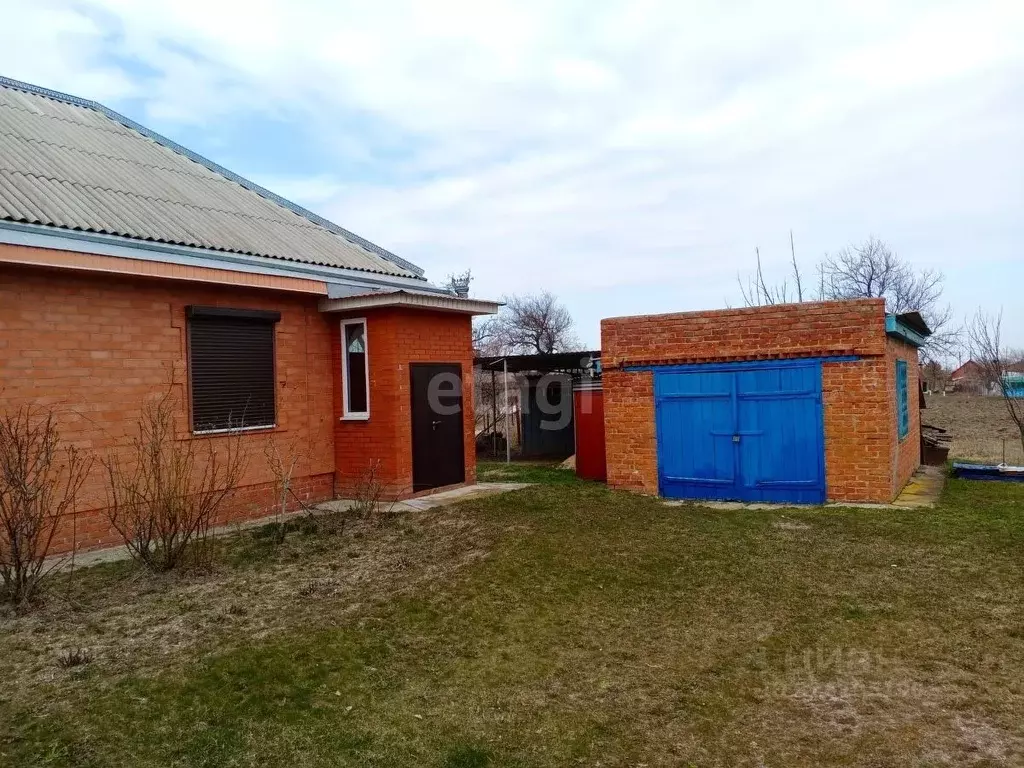 Дом в Краснодарский край, Щербиновский район, Шабельское с/пос, с. ... - Фото 2