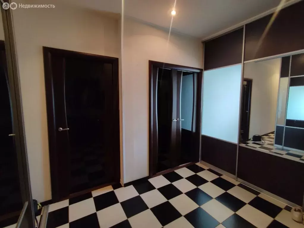 2-комнатная квартира: Астрахань, улица Куликова, 13к3 (64 м) - Фото 1