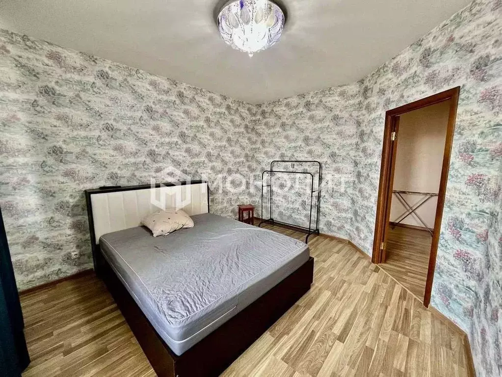 2-к кв. Белгородская область, Старый Оскол Степной мкр, 27 (75.0 м) - Фото 0