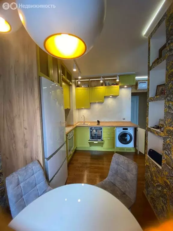 3-комнатная квартира: Сочи, микрорайон Бытха, Ясногорская улица, ... - Фото 2