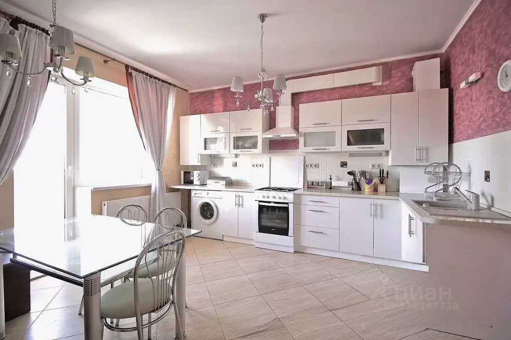 3-к кв. Калининградская область, Пионерский ул. Рензаева, 30 (90.0 м) - Фото 0